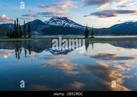 Montagnes de l'Oregon au lac Sparks Banque D'Images