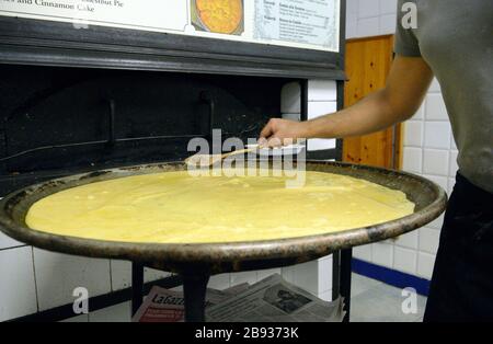 Sciamadda, restaurant typique, Farinata préparation, Gênes, Italie, Europe, Ligury Banque D'Images