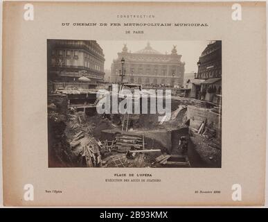 Construction / fer de route Metropolitan / Municipal Paris. / lieu de l'opéra / performance de stations accès. Vue extérieure de la station de travail au lieu de l'Opéra, 8ème arrondissement, Paris. Anonyme. Construction / du chemin de fer métropolitaine / ville de Paris. / place de l'opéra / exposition des accès de stations. 'Vue supérieure du métro en travaux, station place de l'Opéra, 8ème arrondissement, Paris'. Rage au gélatino-bromure d’argent. En 1909-11-25-1909-11-25. Paris, musée Carnavalet. Banque D'Images