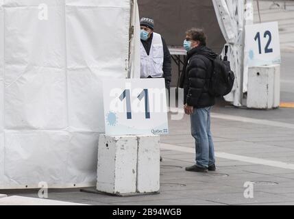 Montréal, Québec, Canada. 23 mars 2020. Une clinique de test COVID-19 est présentée à Montréal, au Québec, au Canada, le lundi 23 mars 2020, puisque les cas de Coronavirus COVID-19 augmentent au Canada et dans le monde entier. Photo Graham Hughes/Freelance Credit: Graham Hughes/Alay Live News Banque D'Images