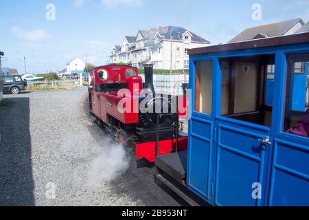 « Russell », moteur vapeur 2-6-4 T, resembing a Welsh Highland Railway loco, à la gare Fairbourne Fairbourne Railway, près de Barmouth, Gwynedd, Pays de Galles Banque D'Images