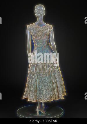 Robe, inconnue, fin des années 1940, taffetas, filet, dentelle, paillettes, A) robe : dos central 50 po., front central 41 po., buste 29 po., taille 26 po., hanches 34 po., épaules 18 po. B) Slip: Centre arrière 39-1/2 in., centre avant 40-1/2 in., buste 30 in., taille 26 in., hanches 33 in., American, textile and Fashion Arts, repensé par Gibon, conception de chaud brillant gai de luminosité et rayons de lumière radiance. L'art classique réinventé avec une touche moderne. Photographie inspirée par le futurisme, embrassant l'énergie dynamique de la technologie moderne, le mouvement, la vitesse et révolutionnez la culture. Banque D'Images