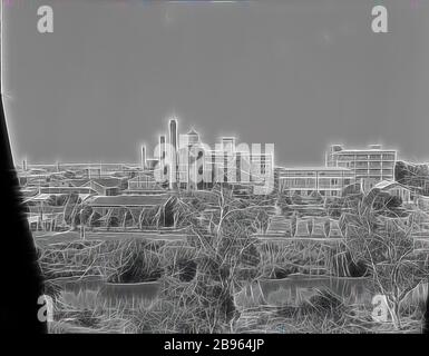 Verrier négatif, usine d'Abbotsford de l'autre côté du fleuve Yarra, vers les années 1940, noir et blanc, plaque de verre négative de l'usine Kodak Australasia Pty Ltd d'Abbotsford, vue oblique de l'autre côté du fleuve Yarra, y compris le bord de rivière et les arbres au premier plan. Collection de produits, de matériel promotionnel, de photographies et d'objets de la vie active, Quand l'usine de fabrication de Melbourne à Coburg, revisitée par Gibon, conception de lumière chaude et gaie de la luminosité et de rayons de lumière. L'art classique réinventé avec une touche moderne. Photographie inspirée par le futurisme, embrassant l'énergie dynamique de la moder Banque D'Images