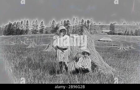 Négatif - Hurstbridge District, Victoria, vers 1915, UNE jeune fille et un jeune garçon devant quelques livres. Il y a une maison de ferme à la distance., repensée par Gibon, design de gaie chaleureuse de luminosité et de rayons de lumière radiance. L'art classique réinventé avec une touche moderne. La photographie inspirée du futurisme, qui embrasse l'énergie dynamique de la technologie moderne, du mouvement, de la vitesse et révolutionne la culture. Banque D'Images