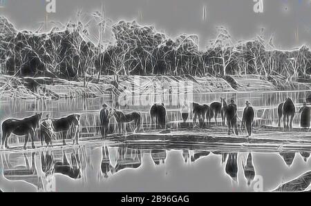 Négatif - Murray River, Victoria, 1923, le groupe abreuvement des chevaux sur un bar à sable dans la rivière Murray., repensé par Gibon, design de gai chaud gai de luminosité et de rayons de lumière radiance. L'art classique réinventé avec une touche moderne. La photographie inspirée du futurisme, qui embrasse l'énergie dynamique de la technologie moderne, du mouvement, de la vitesse et révolutionne la culture. Banque D'Images