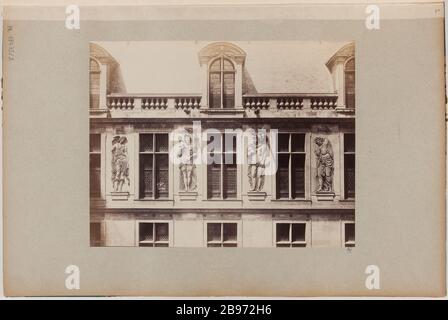 Hôtel Carnavalet, 23 rue de Sevignne, 3ème arrondissement, Paris. Album sur l'hôtel Carnavalet, 23 rue de Sévigné. Entrée. Paris (IIIème arr.), 1862-1905. Photo de Pierre Emonts (ou Emonds, 1831-1912). Paris, musée Carnavalet. Banque D'Images