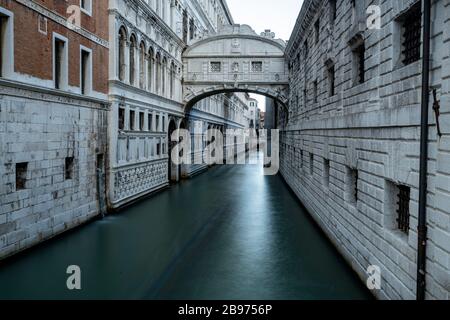 Le Pont des Soupirs au soir, Venise, Vénétie, Italie Banque D'Images