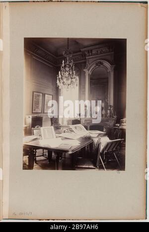 Hôtel Carnavalet, 23 rue de Sevignne, 3ème arrondissement, Paris. Album sur l'hôtel Carnavalet, 23 rue de Sévigné. Entrée. Paris (IIIème arr.), 1862-1905. Photo de Pierre Emonts (ou Emonds, 1831-1912). Paris, musée Carnavalet. Banque D'Images