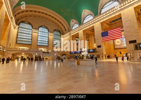 Très peu de passagers à la gare Grand Central de New York en raison de COVID-19, Coronavirus. Banque D'Images