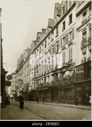 Rue de l'ancienne Comédie / café Procope rue de l'ancienne Comédie-café Procope. Paris (VIème arr.), 1917. Photo de Charles Lansiaux (1855-1939). Paris, musée Carnavalet. Banque D'Images