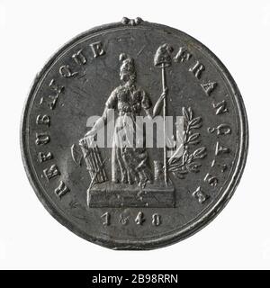 Hommage à la Révolution de 1848, 22, 23 et 24 février 1848 (titre factice) hommage à la Révolution de 1848, 22, 23 et 24 février 1848. Etain, 1848. Paris, musée Carnavalet. Banque D'Images