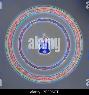 La plaque avec les armoiries de la famille Van Idsinga, assiette de porcelaine, peint sur la glaçure en bleu, rouge, rose, vert, noir et or. Sur le plateau les armoiries de la famille Van Idsinga avec un fond bleu avec une rose d'argent ou d'une fleur et une paire de trèfles d'or. Le casque signe est un paon et l'arme est entouré de vignes en feuilles, bande décorative sur le mur, la frontière avec une bande de motifs floraux morte couverte par deux rubans. Avec l'émail de porcelaine d'armes nucléaires. couleurs, anonyme, la Chine, l'c. 1775 - c. 1799, dynastie Qing-(1644-1912) / période de Qianlong (1736-1795) / Jiaqing-période (1796-1820), po Banque D'Images