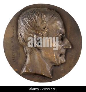 PORTRAIT DE PHILIPPE ANTOINE MERLIN COUNTY DIT MERLIN DE DOUAI (1754-1838), JURISCONSULT DAVID D'ANGERS (1788-1856). Portrait de Philippe-Antoine, comte Merlin, dit Merlin de Douai (1754-1838), jurisconsulte. Bronze. Fonte au sable. 1833. Paris, musée Carnavalet. Banque D'Images