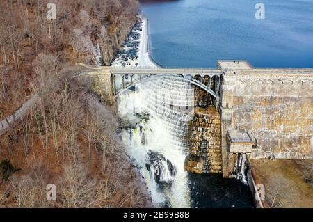 Parc de Croton gorge à la base du barrage de New Croton à Westchester, New York Banque D'Images