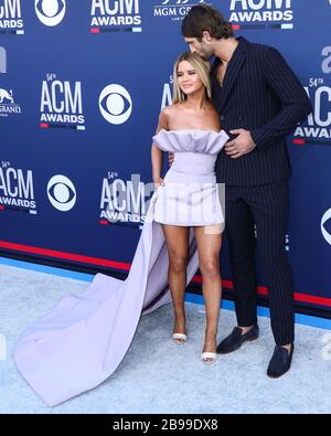 Las Vegas, États-Unis. 23 mars 2020. (DOSSIER) Maren Morris accueille First Baby avec son mari Ryan Hurd. La chanteuse de 29 ans « Bones » a accueilli son premier enfant avec le mari Ryan Hurd le lundi 23 mars 2020. LAS VEGAS, NEVADA, États-Unis - AVRIL 07: La chanteuse Maren Morris et son mari Ryan Hurd arrivent au 54ème Academy of Country Music Awards qui se tient au MGM Grand Garden Arena le 7 avril 2019 à Las Vegas, Nevada, États-Unis. (Photo de Xavier Collin/image Press Agency) crédit: Image Press Agency/Alay Live News Banque D'Images