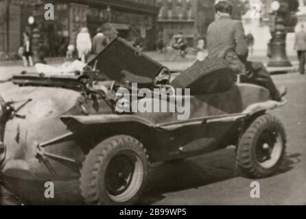 LIBÉRATION PARIS, 19 AOUT 1944 - VÉHICULE MILITAIRE 'libération de Paris, 19 août 1944 - Véhicule militaire'. Photographie anonyme. Paris, musée Carnavalet. Banque D'Images