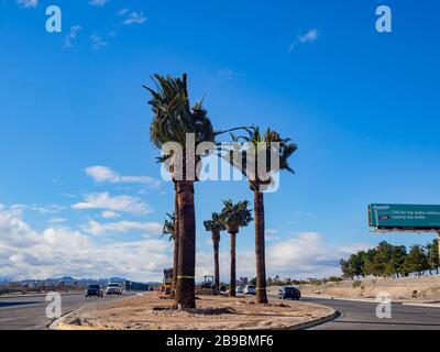 Las Vegas, 17 MARS 2020 - vue du matin sur la route près de l'aéroport international McCarran Banque D'Images