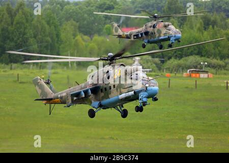 MIL MI-24 P attaque des hélicoptères de l'armée de l'air russe, Torzhok, Russie. Banque D'Images