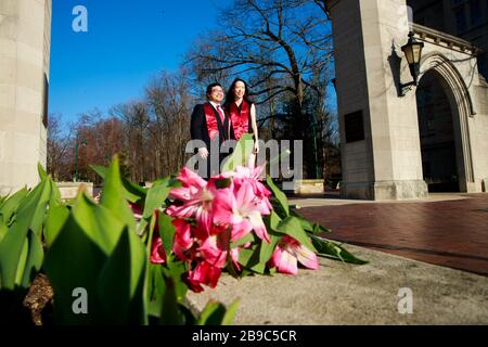 Bloomington, États-Unis. 23 mars 2020. Les étudiants internationaux de l'Université d'Indiana posent pour des photos ne sachant pas s'ils seront toujours autour dans quelques semaines, mais coincé aux États-Unis pour le moment, pendant la COVID-19/Coronavirus urgence à Bloomington, Ind. Crédit: SOPA Images Limited/Alay Live News Banque D'Images