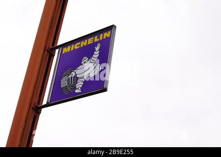 Bordeaux , Aquitaine / France - 10 02 2019 : boutique de signes michelin espace copie de côté Banque D'Images