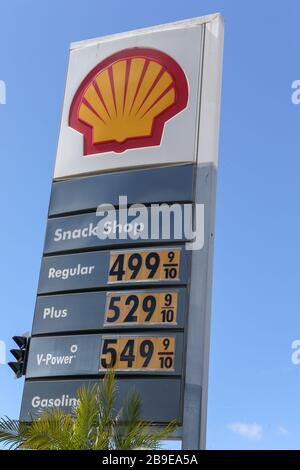 Vue générale des prix du gaz à la station Shell Gas située au 6101 W Olympic Blvd, à la suite de la pandémie de COVID-19 du coronavirus, lundi 23 mars 2020, à Los Angeles, Californie, États-Unis (photo par IOS/Espa-Images) Banque D'Images