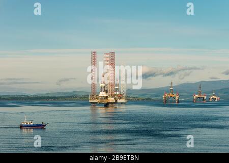 GSF Monarch (1986) est une plate-forme de forage pétrolier offshore, établie dans le Cromarty Firth, Écosse, Royaume-Uni, 2016. Banque D'Images