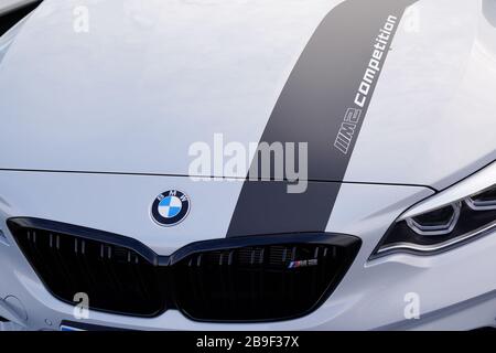 Bordeaux , Aquitaine / France - 09 24 2019 : BMW M 2 compétition voiture de sport avant M 3 Performance Edition détails extérieurs Banque D'Images