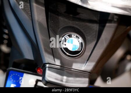 Bordeaux , Aquitaine / France - 02 15 2020 : BMW arrière moto arrière signe logo sur nouvelle moto moderne Banque D'Images