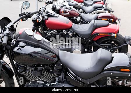 Bordeaux , Aquitaine / France - 01 20 2020 : motos Harley-Davidson stationnées en concession pour la vente Banque D'Images