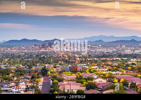 Phoenix, Arizona, USA Centre-ville paysage urbain au crépuscule. Banque D'Images