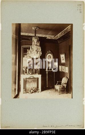 MAISON GONCOURT, 53 BOULEVARD Montmorency, SALON, CHEMINÉE À PANNEAUX, 16ÈME ARRONDISSEMENT Maison des Goncourt, 53 boulevard Montmorency, petit salon, panneau de la cheminée. Paris, XVIème arr., juillet 1883. Photo de Ferdinand Lochard. Paris, musée Carnavalet. Banque D'Images