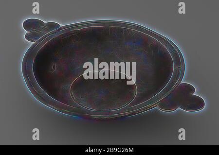 Bol rond avec deux oreilles plates en forme de tréfoil, bol pop support vaisselle sol trouver étain, bol en fonte rond sans anneau de support parois convexes épaisses bord extérieur plat étroit se terminant par une crête épaissie deux oreilles plates en forme de tréflage ont frappé les marques sur l'oreille supérieure : archéologie marché du fromage deuxième guerre mondiale Rotterdam Stadscentrum Stadsdriehoek bombardent 14 mai 1940 mai jours puinruimen porridge manger de la nourriture découverte de sol à partir des décombres après le bombardement de mai 1940: Marché du fromage de Rotterdam Banque D'Images