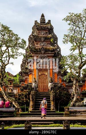 Temple Pura Taman Saraswati, Ubud, Bali, Indonésie. Banque D'Images