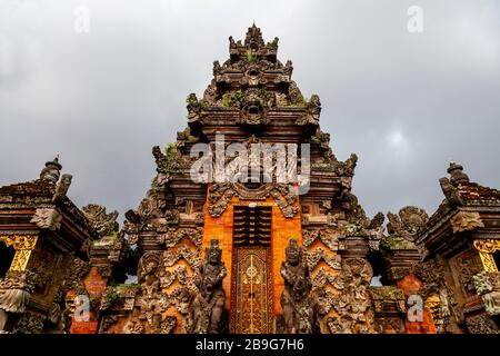 Extérieur du temple, Ubud, Bali, Indonésie. Banque D'Images