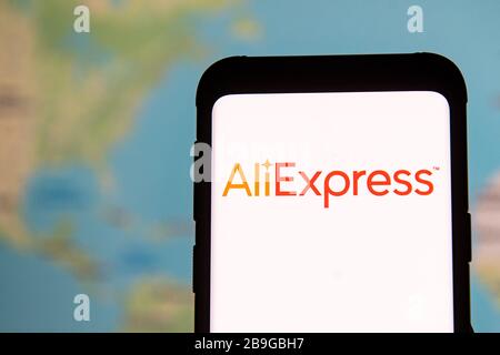 Dans cette illustration photo, un logo Ali Express apparaît sur un smartphone. Banque D'Images