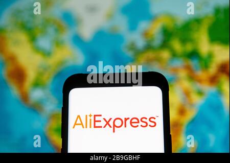 Dans cette illustration photo, un logo Ali Express apparaît sur un smartphone. Banque D'Images