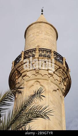 Le minaret de la mosquée de Grans (Djami Kebir comme il est appelé) à Larnaca, Chypre Banque D'Images