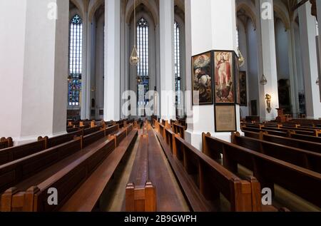 24 mars 2020, Bavière, Munich: Des ragoûts vides peuvent être vus dans la Frauenkirche. Photo: Sven Hoppe/dpa Banque D'Images