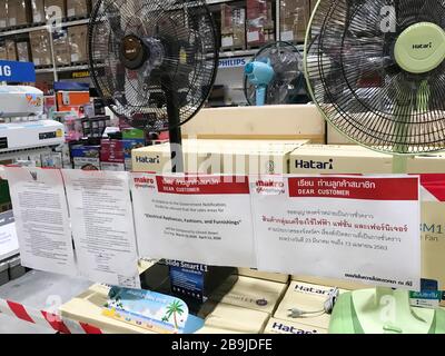 Chiangmai, Thaïlande - 24 mars 2020: Zone fermée à Makro Hypermarket Maerim Chiang mai. Pendant la réponse de Kovid-19 à la notification du gouvernement. Banque D'Images