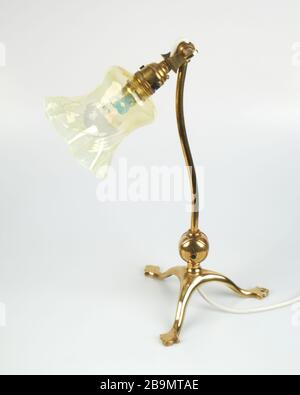 Antique 1900s W.A.S. Lampe de table Benson Arts and Crafts Banque D'Images