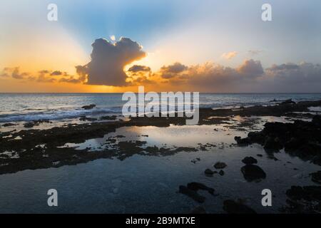 Coucher de soleil sur Bonaire, Caraïbes Banque D'Images