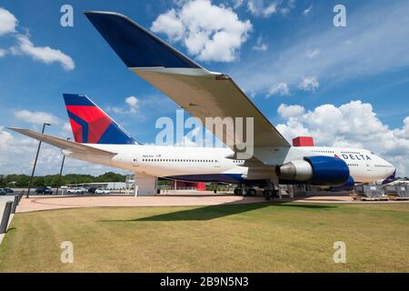 Le Boeing 747 de Delta Airlines est conservé au Delta Flight Museum. C'était le premier B747-400 jamais produit. Linglet d'ensemencement grand angle de N661USD. Banque D'Images