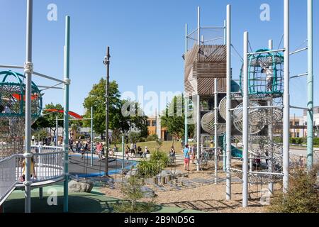 Cadre d'escalade, Margaret Mahy Family Playground, Armagh Street, Christchurch Central, Christchurch, Canterbury Region, Nouvelle-Zélande Banque D'Images