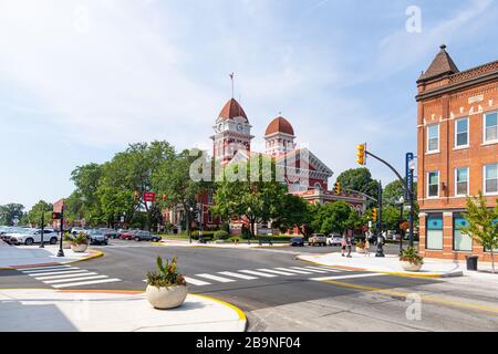 Crown point, Indiana, États-Unis - 27 juillet 2019 : le quartier historique de Crown point Courthouse Square est inscrit au Registre national des lieux historiques Banque D'Images