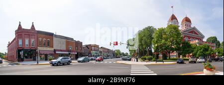 Crown point, Indiana, États-Unis - 27 juillet 2019 : le quartier historique de Crown point Courthouse Square est inscrit au Registre national des lieux historiques Banque D'Images