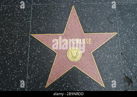 Le Hollywood Walk of Fame comprend plus de 2 600 terrazzo à cinq points et des étoiles en laiton incrustées dans les trottoirs du Hollywood Boulevard Banque D'Images