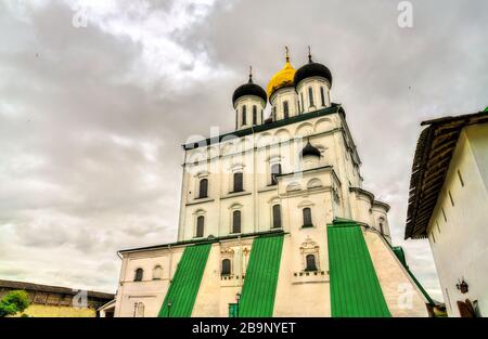 La cathédrale de la Trinité au Kremlin de Pskov en Russie Banque D'Images