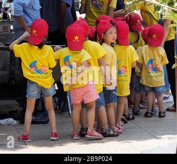 Enfants d'école à Hanoi, Nord Vietnam Banque D'Images