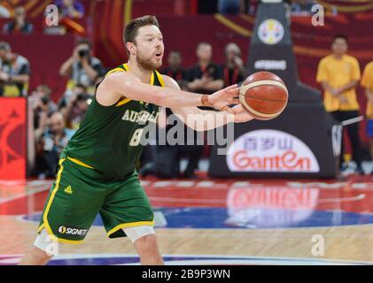 Errebi Ambiente Cucina Mathew (Australie) contre l'Espagne. Coupe du Monde de Basket-ball de la FIBA, Chine 2019, demi-finale Banque D'Images