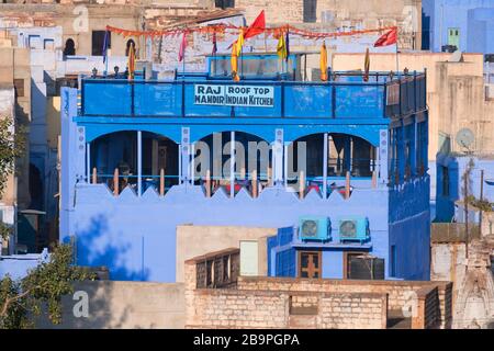 Raj Mandir toit cuisine indienne Blue City Jodhpur Rajasthan Inde Banque D'Images